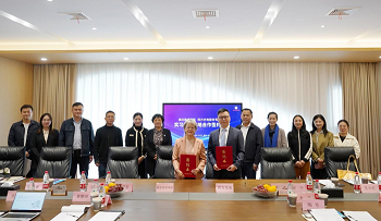 四方光電股份有限公司與湖北美術(shù)學(xué)院舉行校企共建實(shí)習(xí)實(shí)訓(xùn)基地簽約掛牌儀式