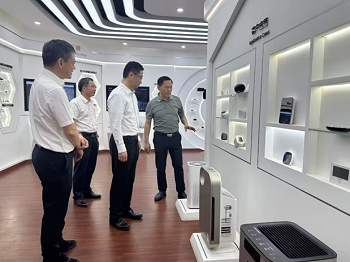 湖北省委常委、省委統(tǒng)戰(zhàn)部部長寧詠一行調(diào)研四方光電